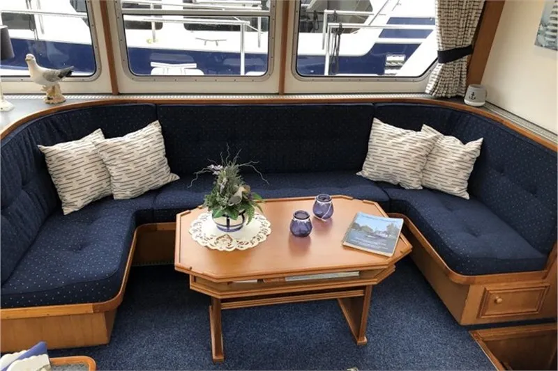 Salon of Ryanne, a De Drait Kotterjacht 13.5 GL motorboat at Woudsend, Netherlands