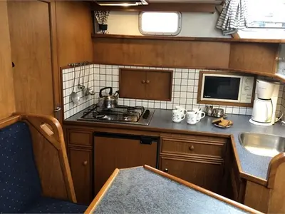 Galley of Ryanne, a De Drait Kotterjacht 13.5 GL motorboat at Woudsend, Netherlands