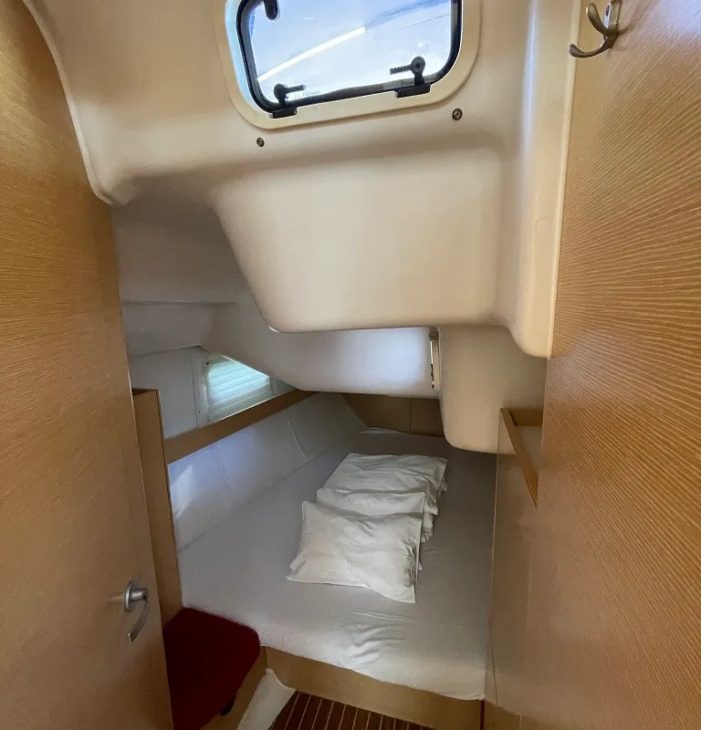 Cabin on Sagitta, a Elan 444 Impression sailboat at Sukošan, Croatia