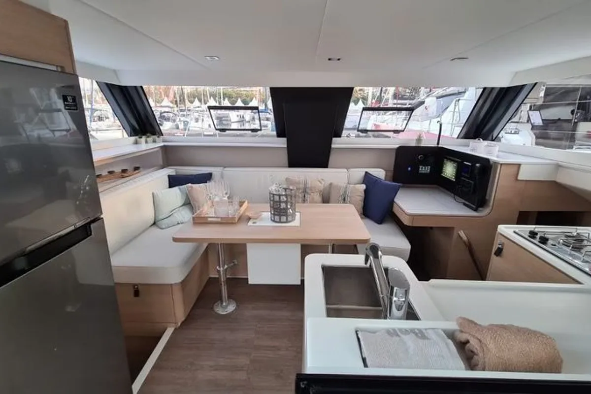Salon of Manalua, a Aventura 37 catamaran at Valencia, Spain