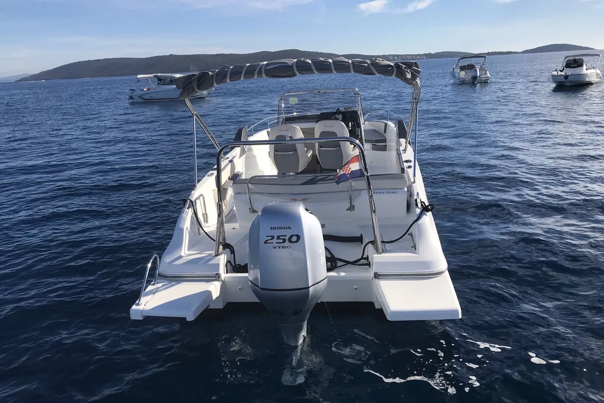Beneath Flyer 7.7 Space Deck, a Beneteau Flyer 7.7 Space Deck motorboat at Grad Trogir, Croatia