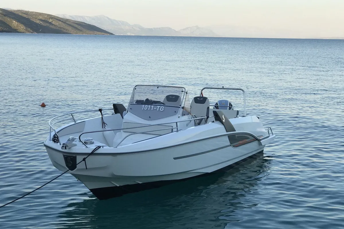 Beneath Flyer 7.7 Space Deck, a Beneteau Flyer 7.7 Space Deck motorboat at Grad Trogir, Croatia