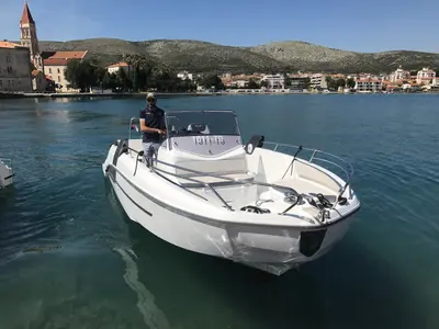 Beneath Flyer 7.7 Space Deck, a Beneteau Flyer 7.7 Space Deck motorboat at Grad Trogir, Croatia
