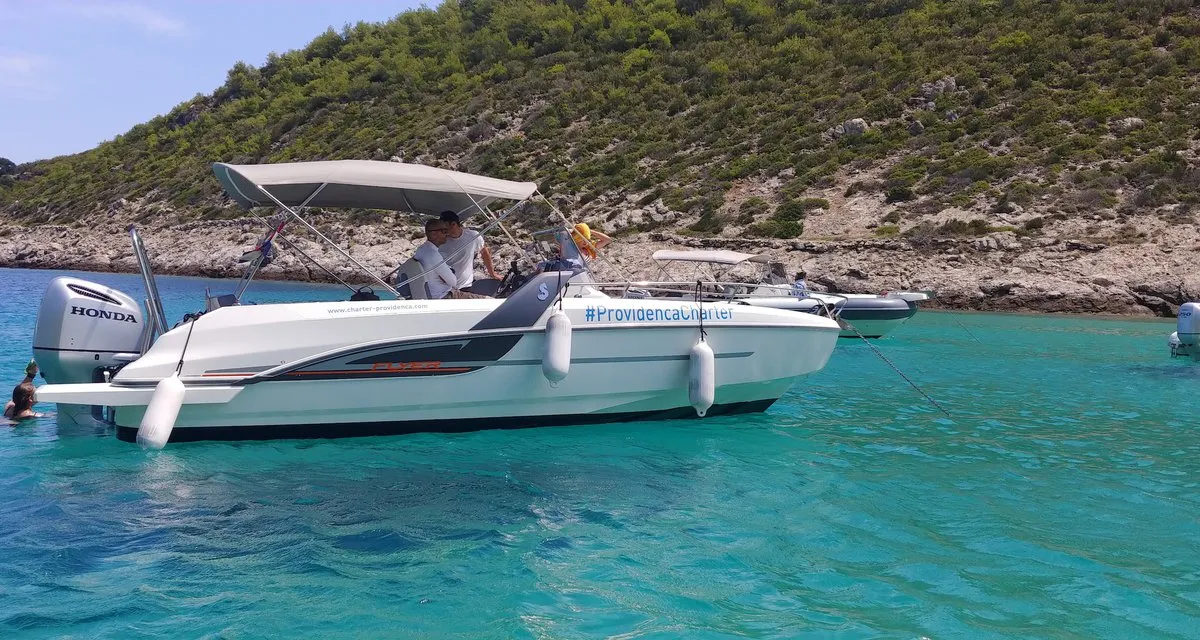 Beneath Flyer 7.7 Space Deck, a Beneteau Flyer 7.7 Space Deck motorboat at Grad Trogir, Croatia