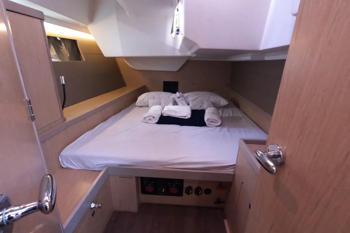 Cabin on Jada, a Beneteau Oceanis 48 sailboat at Road Town, British Virgin Islands