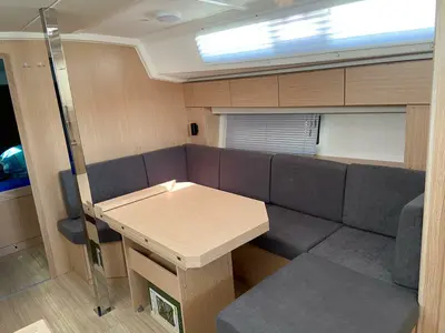 Salon of Seawave, a Bavaria C42 sailboat at Općina Vrsar, Croatia