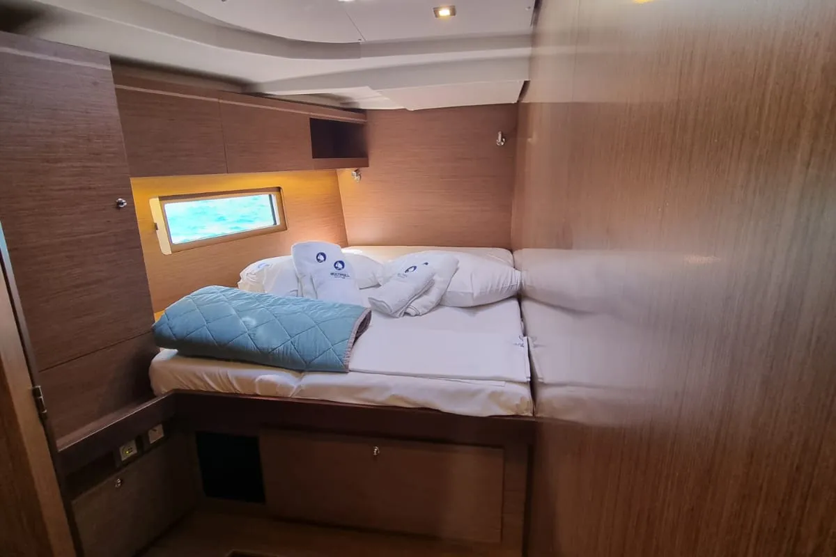 Cabin on Tsuki, a Beneteau Oceanis 51.1 sailboat at Lavrion, Greece