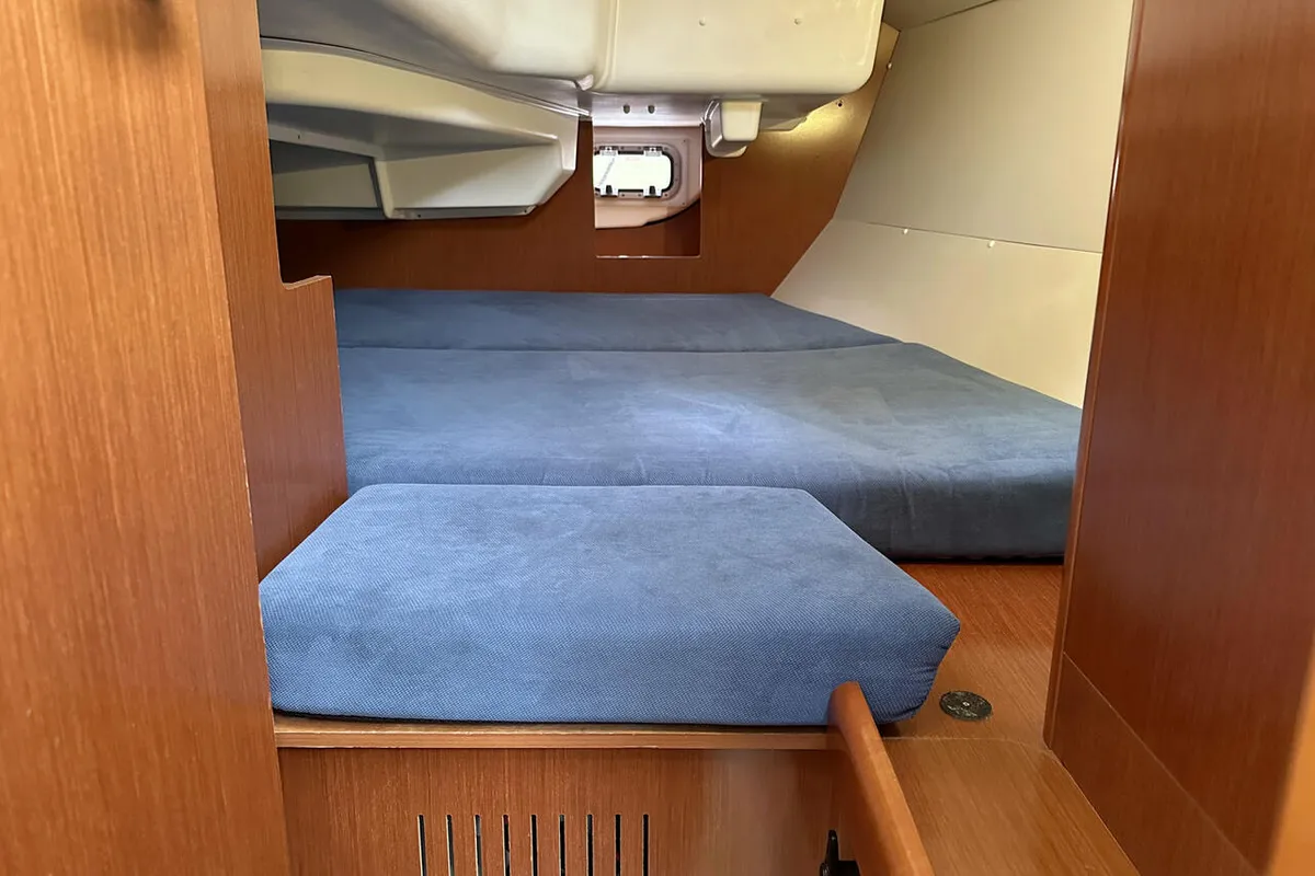 Cabin on Sunshine, a Beneteau Oceanis 31 sailboat at Barth, Germany
