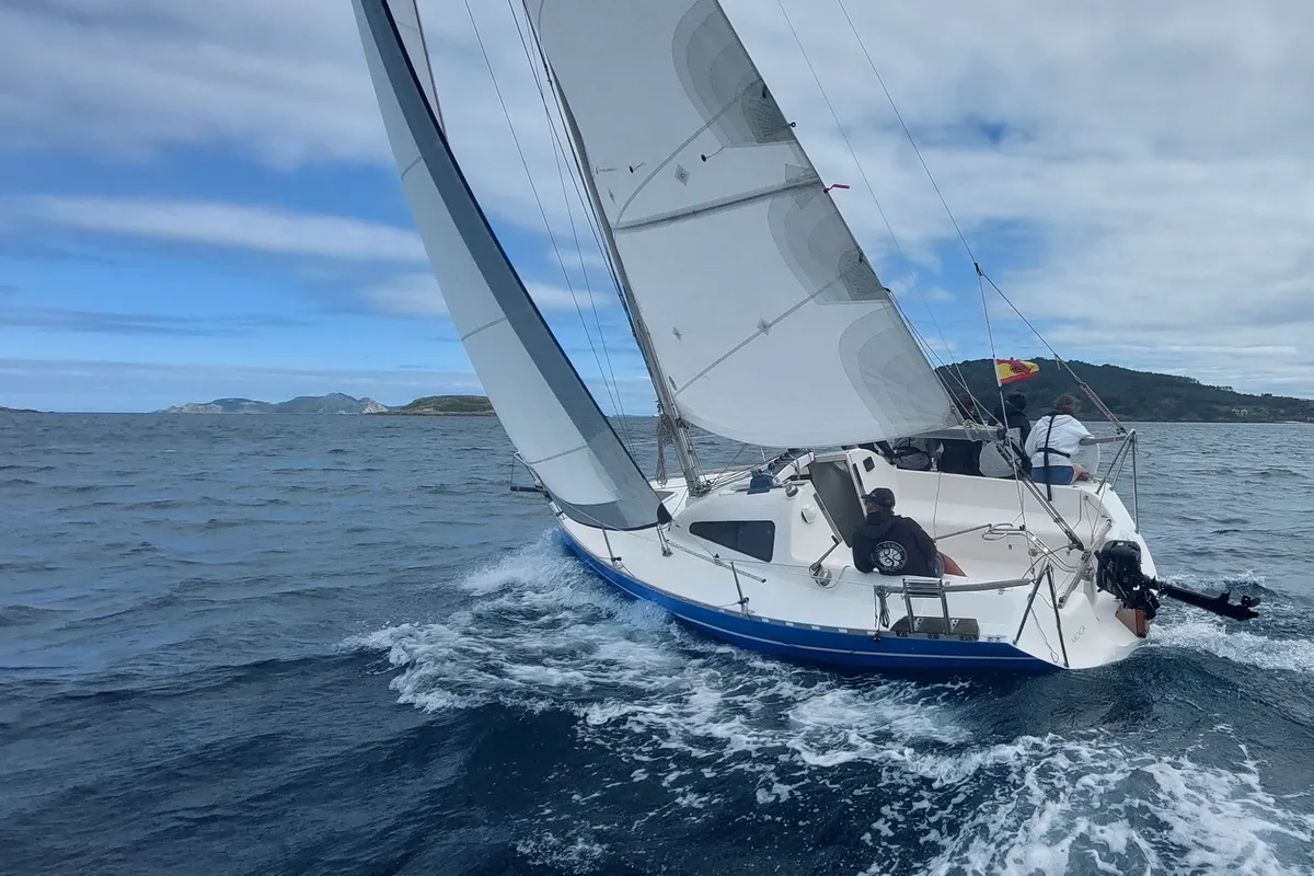 Cockpit of Comfort, a Gulet Yatlant 24 sailboat at Baiona, Spain
