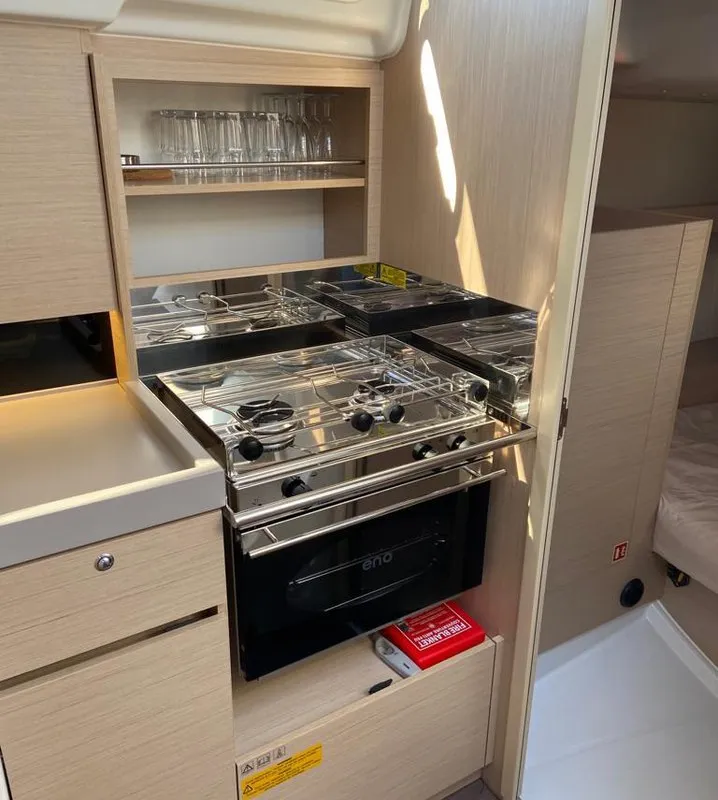 Galley of Ka Nani, a Beneteau Oceanis 34.1 sailboat at Općina Rogoznica, Croatia