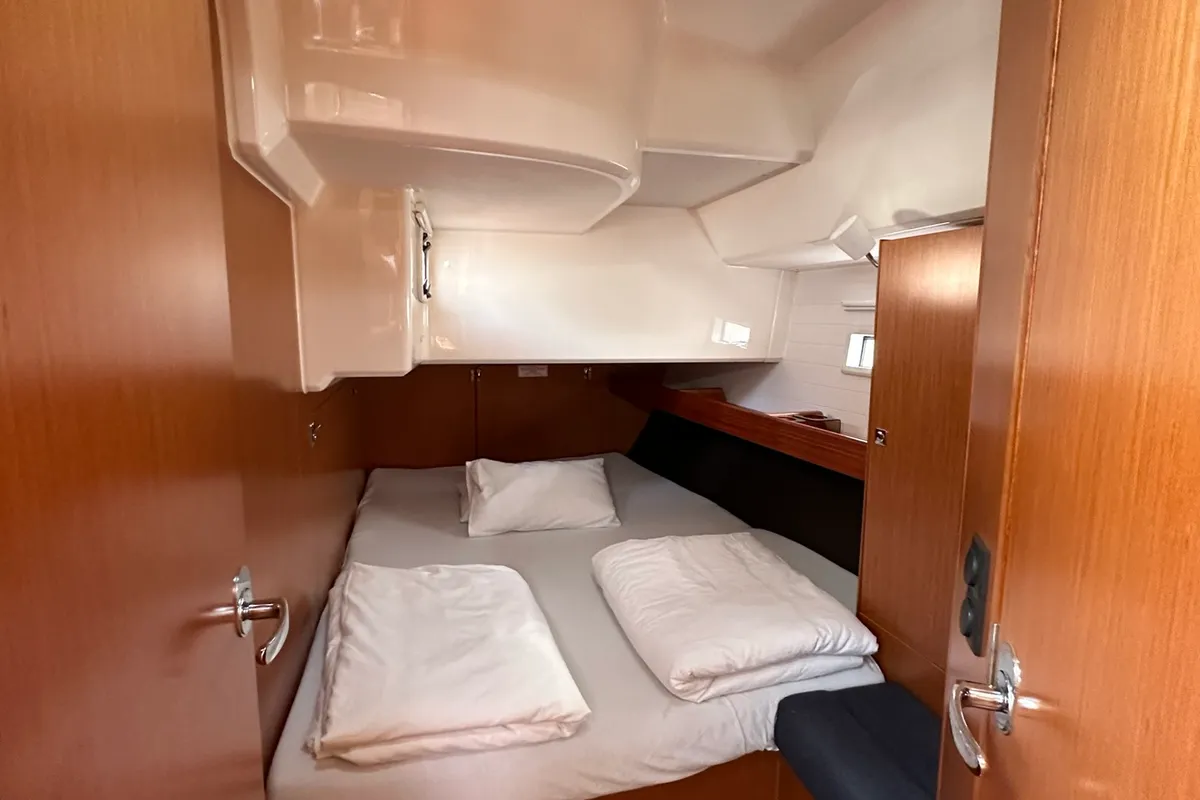 Cabin on Titan, a Bavaria Cruiser 46 sailboat at Općina Pakoštane, Croatia