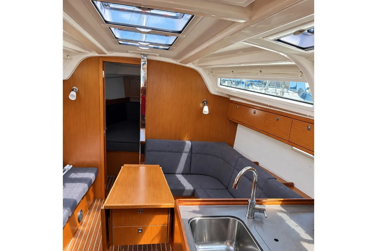 Salon of Francesca, a Bavaria 37 sailboat at Punta Ala, Italy