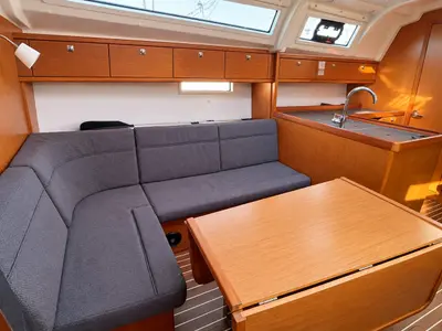 Salon of Francesca, a Bavaria 37 sailboat at Punta Ala, Italy