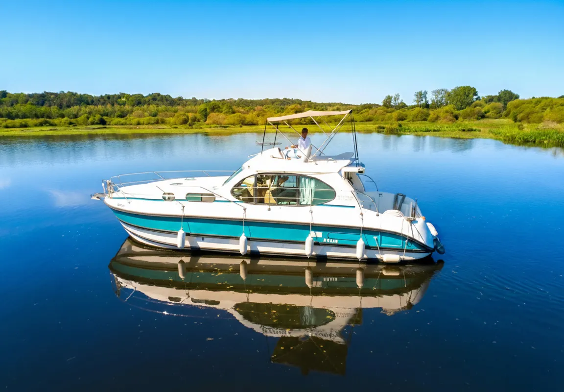 Cruiser Premium 4/6 Pers., a Nicols Estivale Quattro S motorboat at Saverne, France