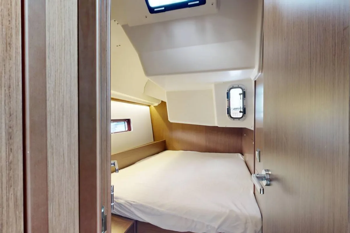 Cabin on Tagada 4, a Beneteau Oceanis 40.1 sailboat at Saint-Cast-le-Guildo, France