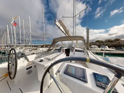 Cockpit of Tagada 4, a Beneteau Oceanis 40.1 sailboat at Saint-Cast-le-Guildo, France
