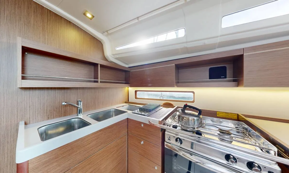 Galley of Tagada 4, a Beneteau Oceanis 40.1 sailboat at Saint-Cast-le-Guildo, France