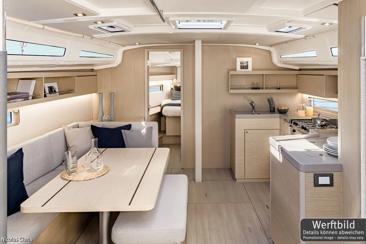 Salon of Namaka Ekolu, a Beneteau Oceanis 40.1 sailboat at Palma de Mallorca, Spain