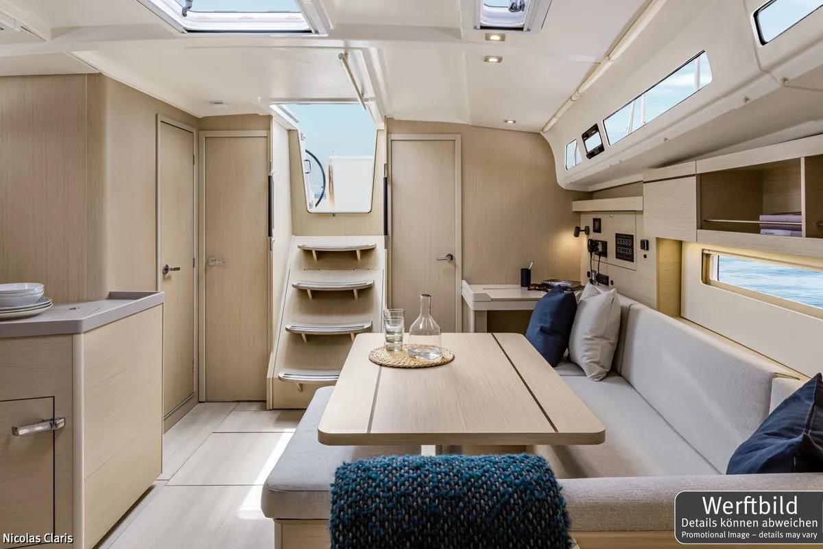 Salon of Namaka Ekolu, a Beneteau Oceanis 40.1 sailboat at Palma de Mallorca, Spain