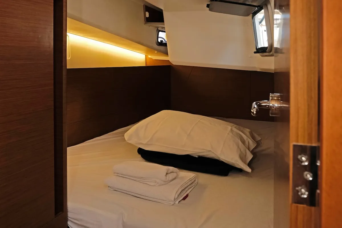 Cabin on Bella Ciao, a Jeanneau Sun Odyssey 410 sailboat at Split, Croatia