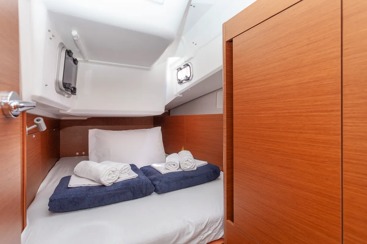 Cabin on Bella Ciao, a Jeanneau Sun Odyssey 410 sailboat at Split, Croatia