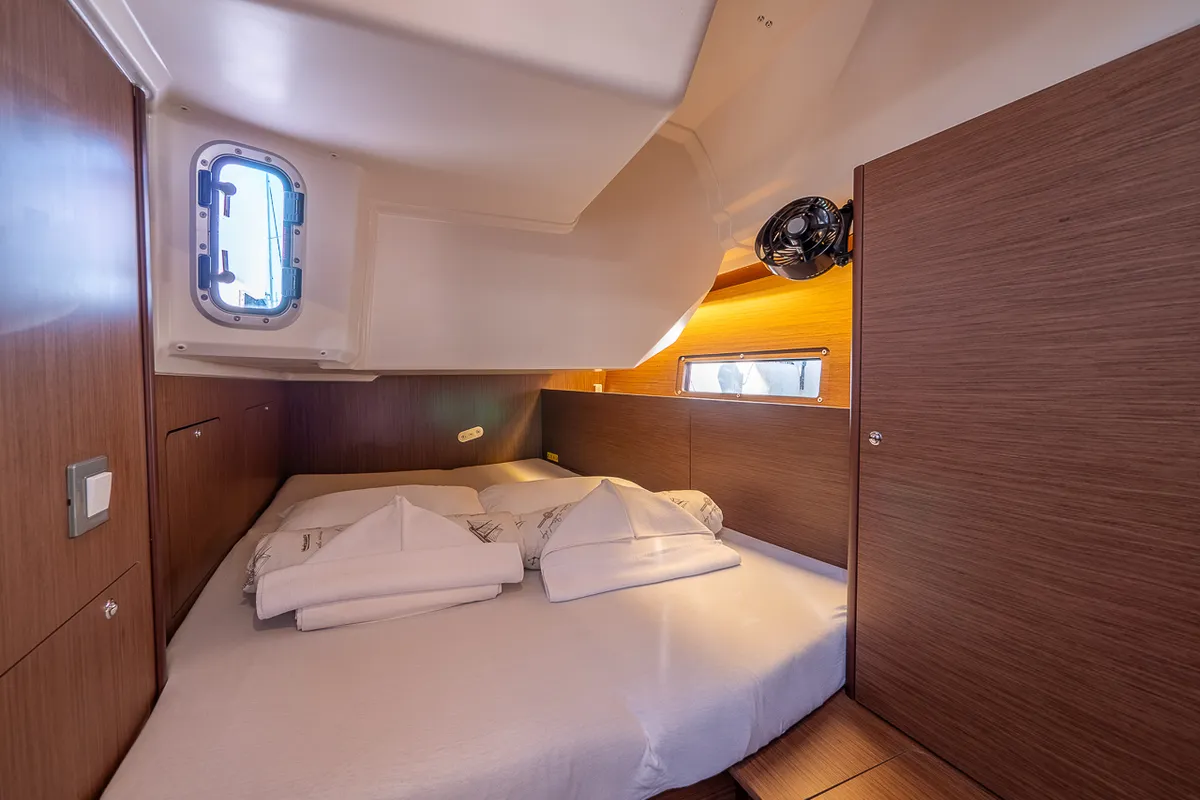 Cabin on Mamma Mia, a Beneteau Oceanis 40.1 sailboat at Split, Croatia