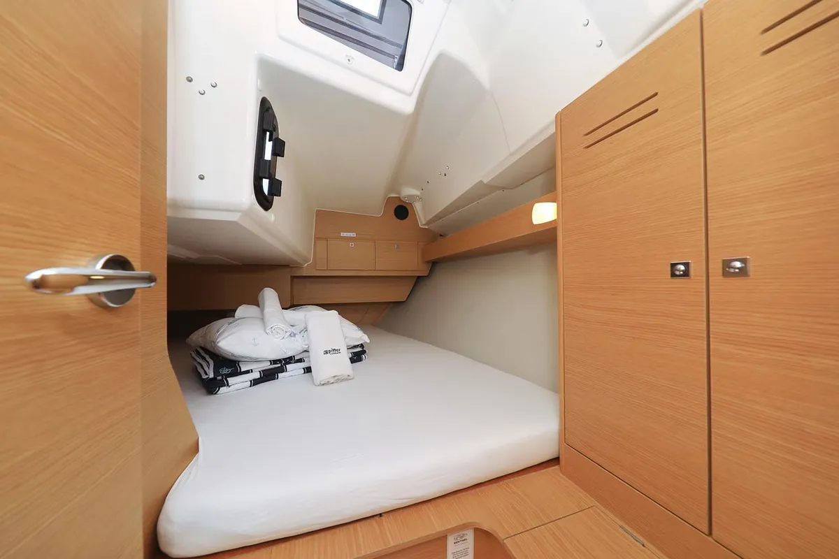 Cabin on Pina Colada, a Dufour 360 GL sailboat at Grad Pula, Croatia