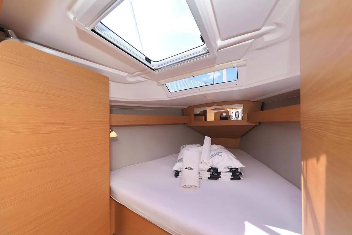 Cabin on Pina Colada, a Dufour 360 GL sailboat at Grad Pula, Croatia