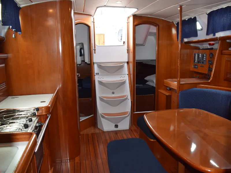 Salon of Sabik, a Beneteau Oceanis 393 sailboat at U Pàize, Italy