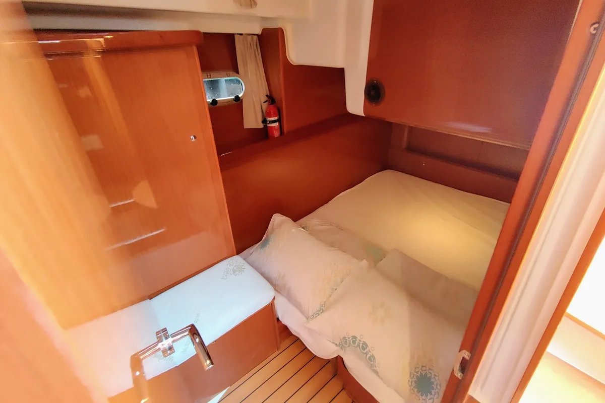 Cabin on Ardea, a Beneteau Antares 13,80 motor yacht at Općina Sukošan, Croatia