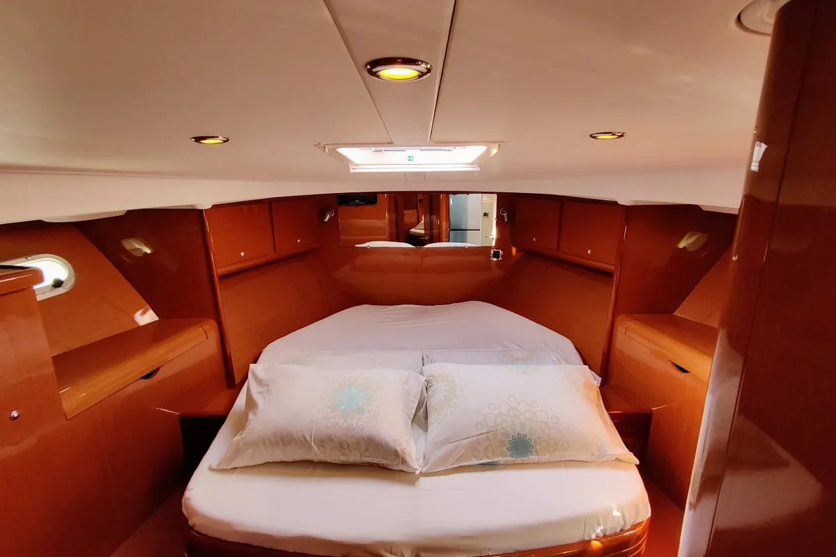 Cabin on Ardea, a Beneteau Antares 13,80 motor yacht at Općina Sukošan, Croatia