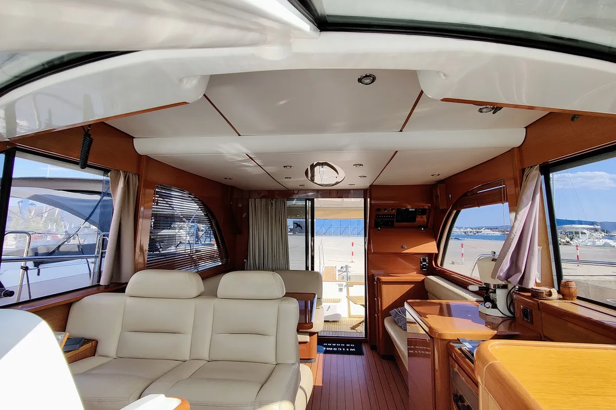 Salon of Ardea, a Beneteau Antares 13,80 motor yacht at Općina Sukošan, Croatia