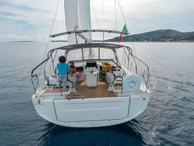 Circe, a Beneteau Oceanis 46.1 sailboat at Cannigione, Italy