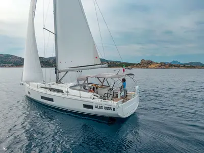 Circe, a Beneteau Oceanis 46.1 sailboat at Cannigione, Italy