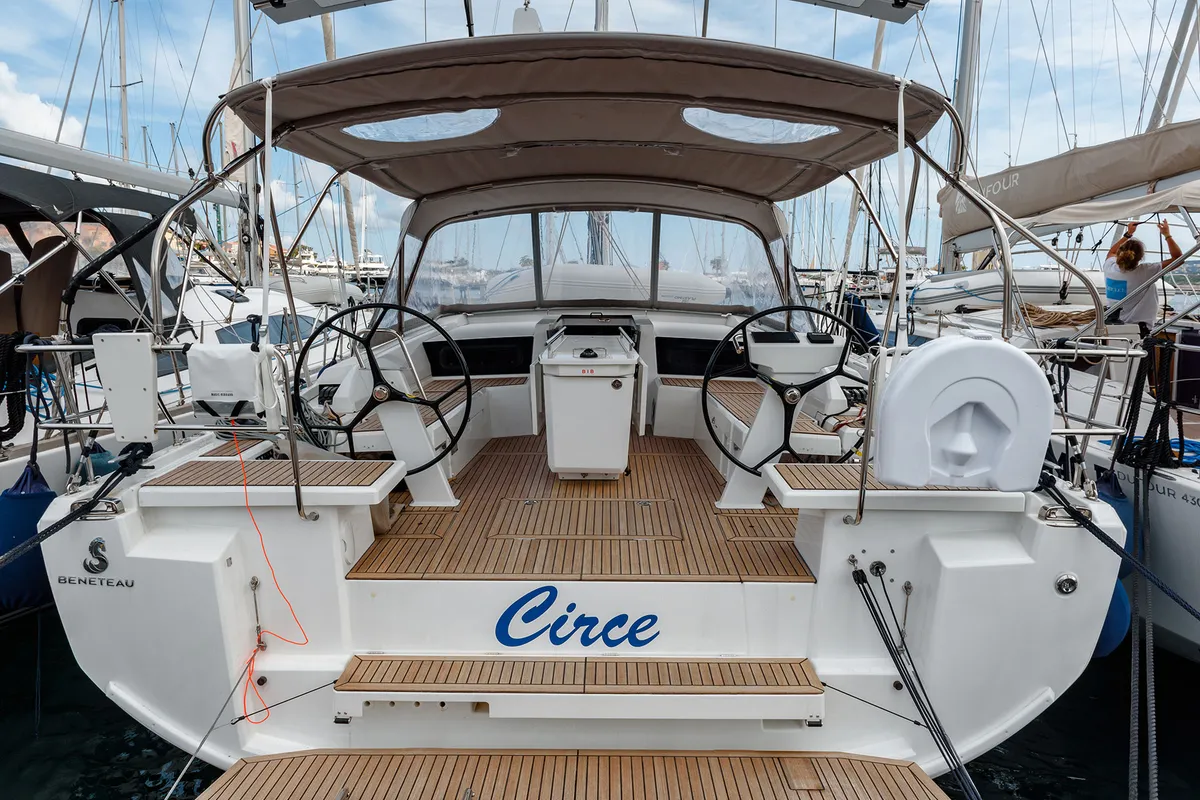 Circe, a Beneteau Oceanis 46.1 sailboat at Cannigione, Italy