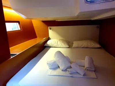 Cabin on Malafemmena, a Beneteau Oceanis 51.1 sailboat at Cannigione, Italy