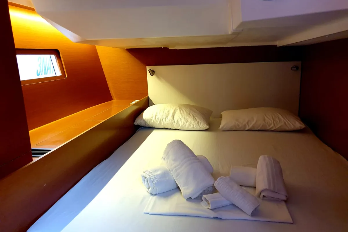 Cabin on Malafemmena, a Beneteau Oceanis 51.1 sailboat at Cannigione, Italy
