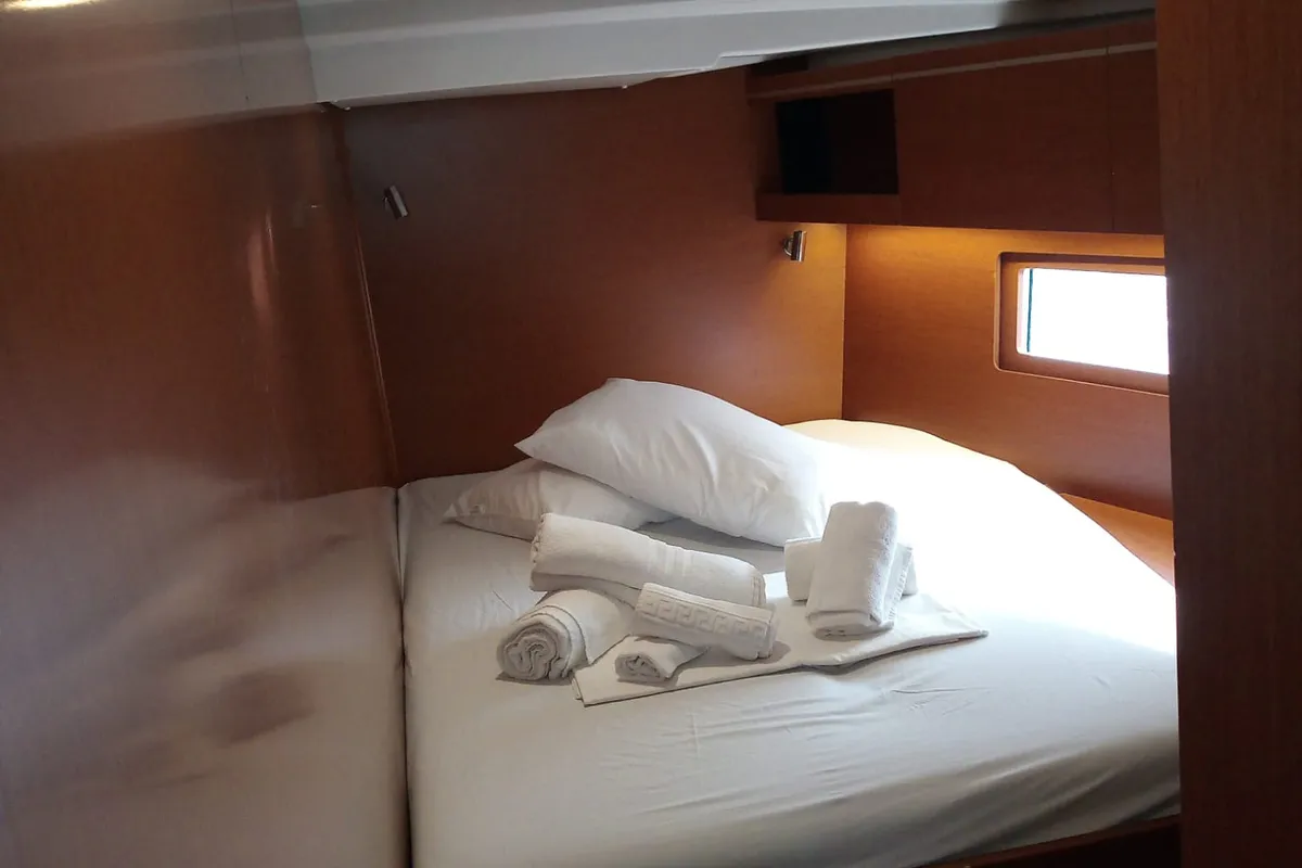 Cabin on Malafemmena, a Beneteau Oceanis 51.1 sailboat at Cannigione, Italy