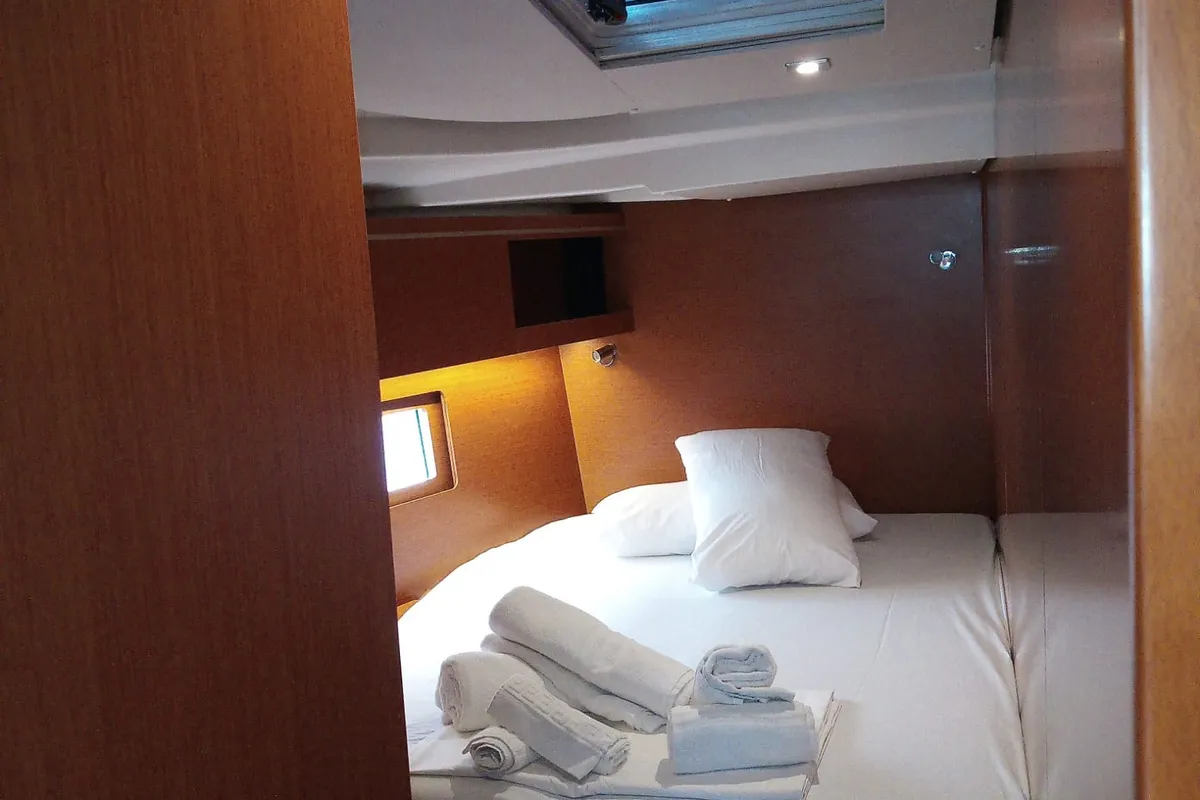 Cabin on Malafemmena, a Beneteau Oceanis 51.1 sailboat at Cannigione, Italy