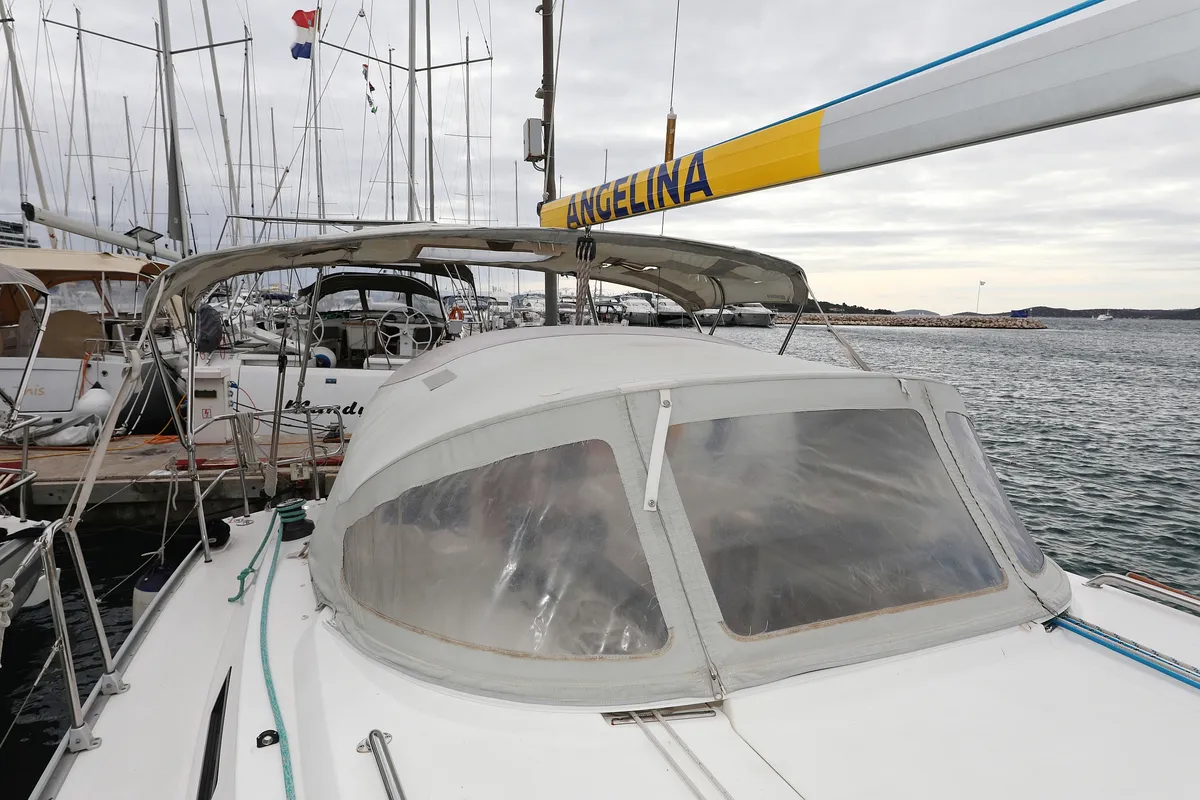 Galley of Homeoffice, a Bavaria Cruiser 33 sailboat at Grad Vodice, Croatia
