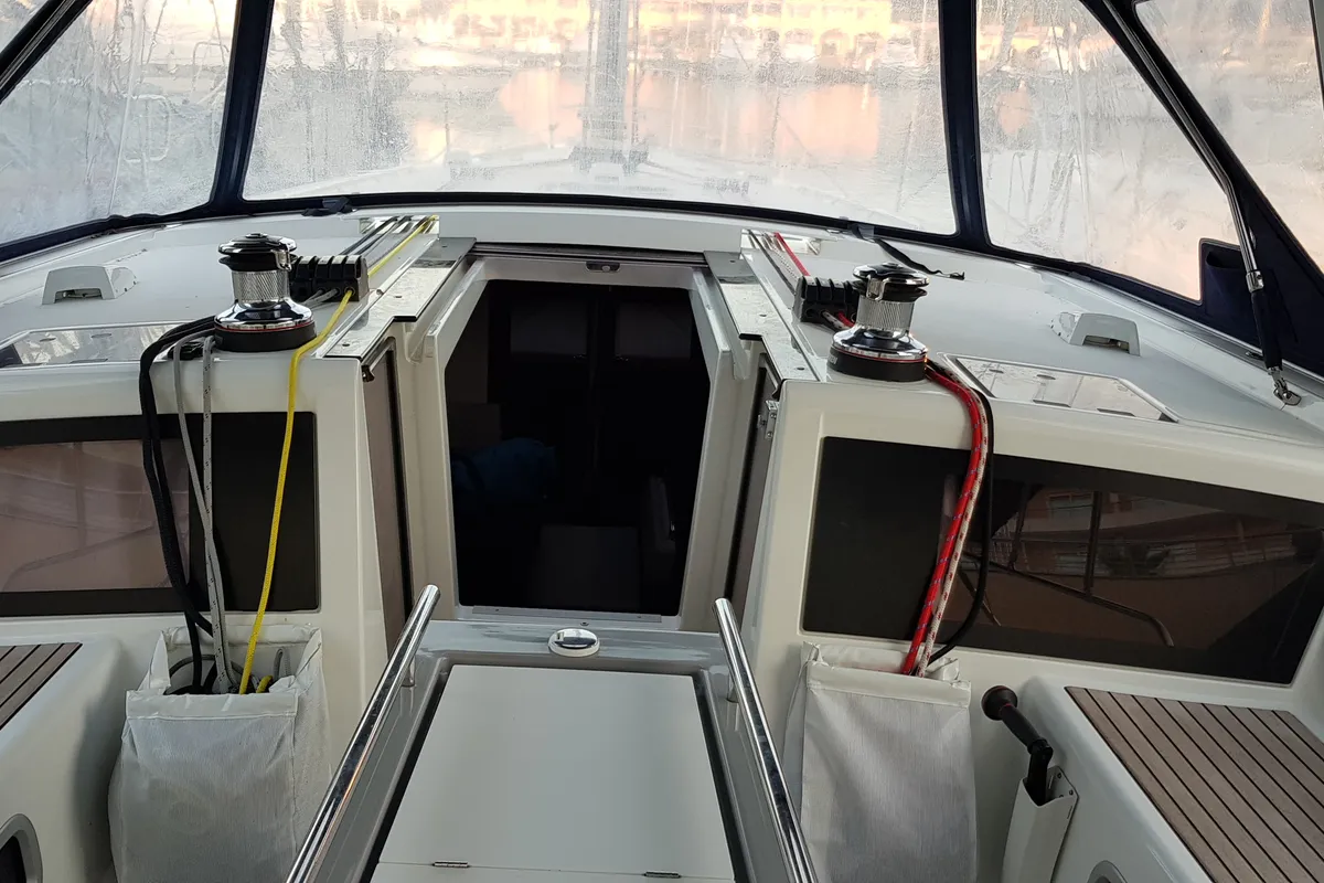 Deck of Senza Fine, a Beneteau Oceanis 48 sailboat at Tonnarella, Italy