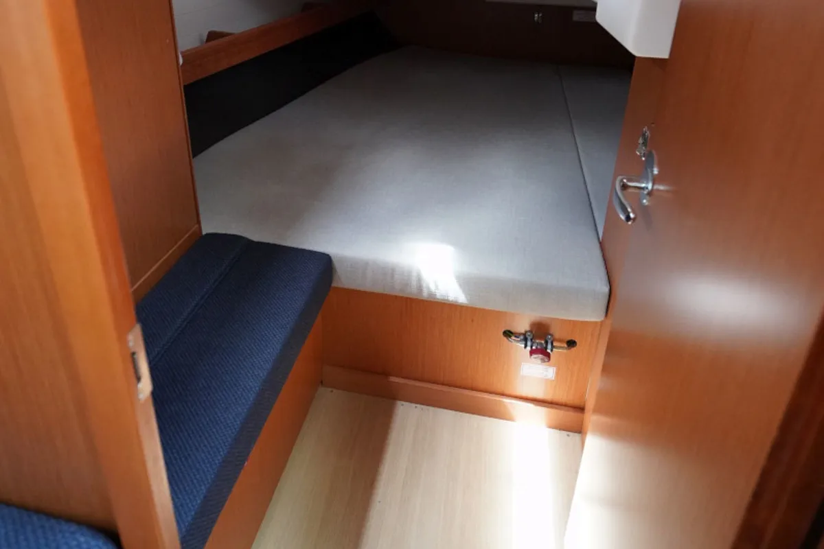 Cabin on Carlotta, a Bavaria 41 Cruiser sailboat at Vibo Valentia, Italy