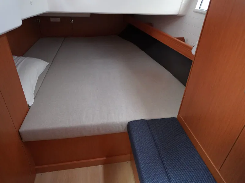 Cabin on Carlotta, a Bavaria 41 Cruiser sailboat at Vibo Valentia, Italy