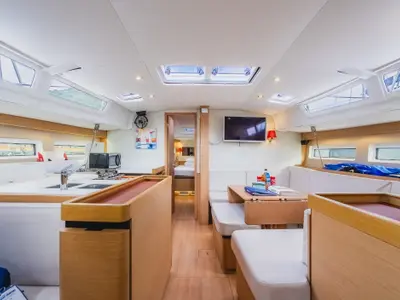 Salon of Hakuna Matata IV, a Jeanneau Sun Odyssey 490 sailboat at Road Town, British Virgin Islands