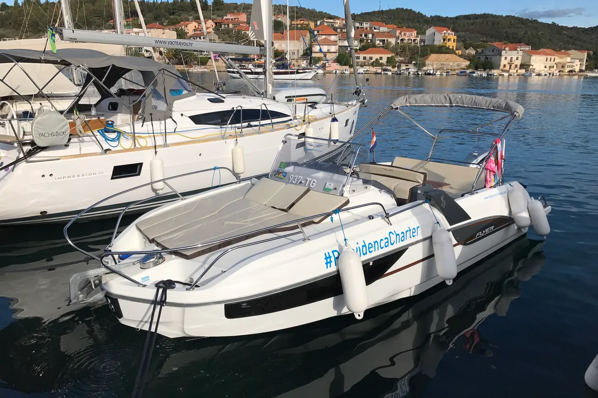 Exterior view of SUNdeck, a Beneteau Flyer 7.7 SUNdeck motorboat at Grad Trogir, Croatia