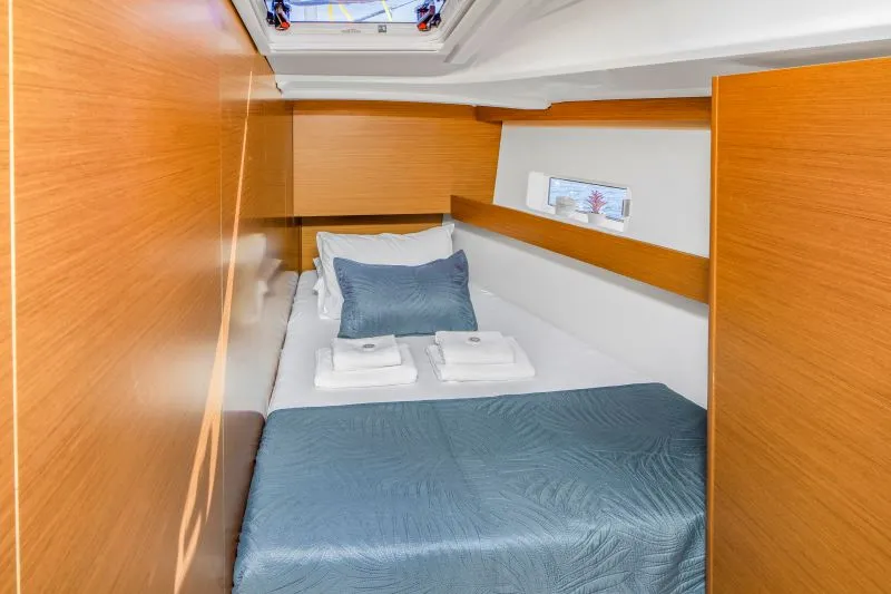 Cabin on OSEJAVA, a Jeanneau Sun Odyssey 490 sailboat at Split, Croatia