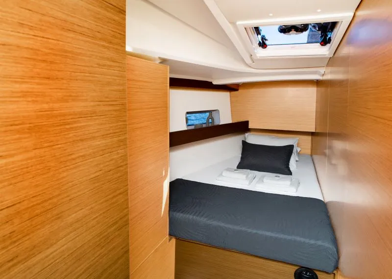 Cabin on OSEJAVA, a Jeanneau Sun Odyssey 490 sailboat at Split, Croatia