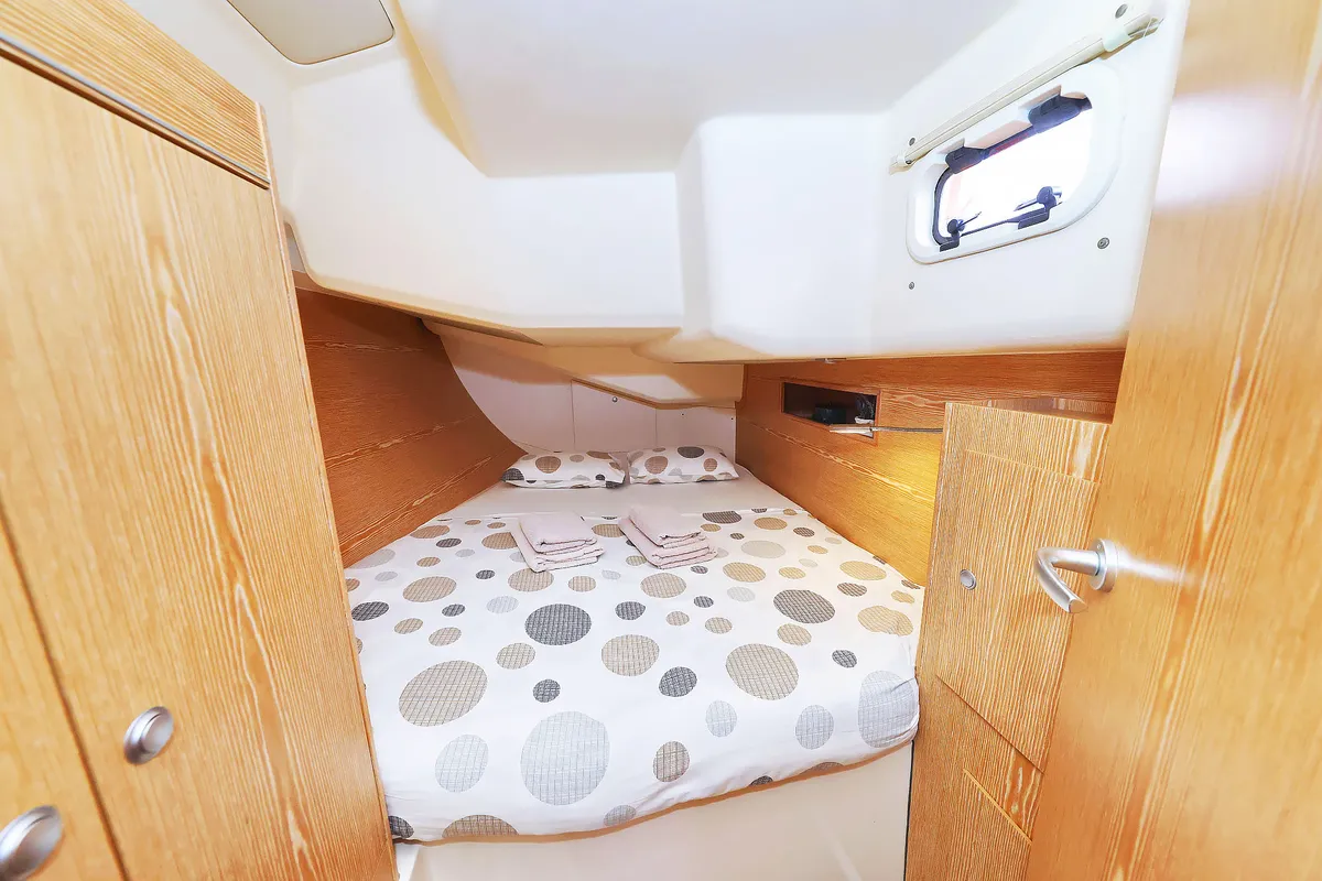 Cabin on Lorelei, a Hanse 455 sailboat at Grad Kaštela, Croatia