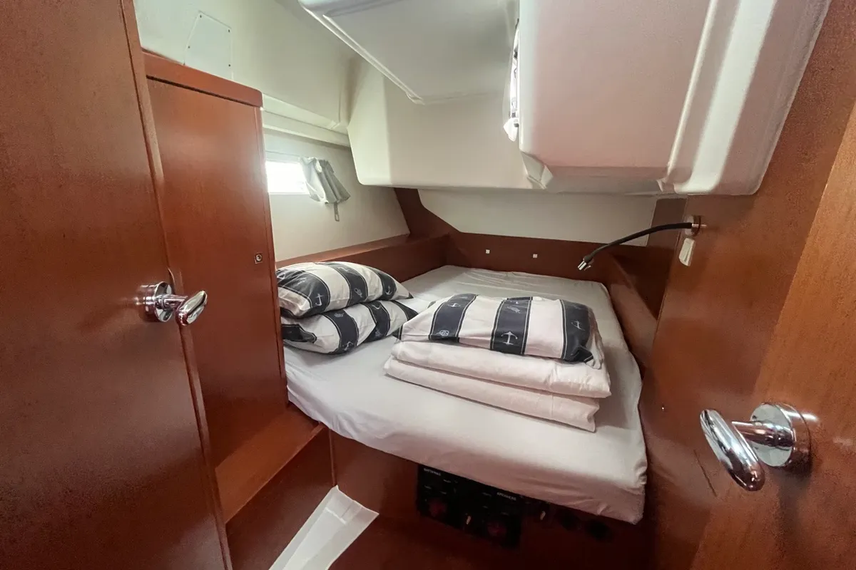 Cabin on Vesna, a Beneteau Oceanis 45 sailboat at Sukošan, Croatia
