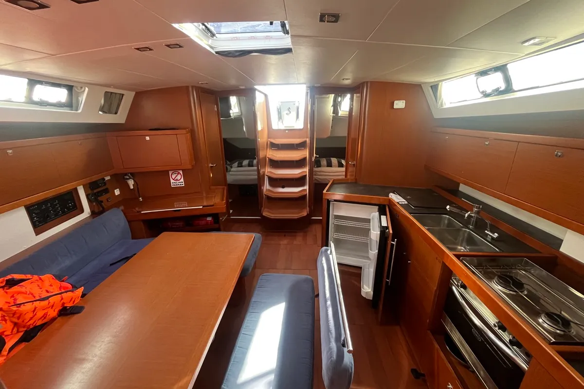 Salon of Vesna, a Beneteau Oceanis 45 sailboat at Sukošan, Croatia